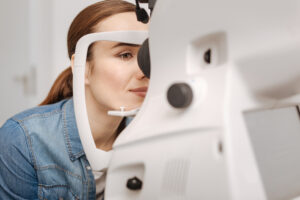 women patient checking her eye